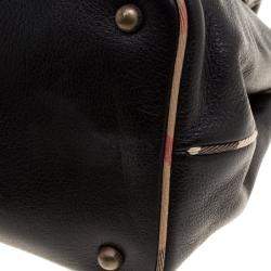 مملوكة مسبقًا حقيبة يد بربري إبزيم جلد سود اء