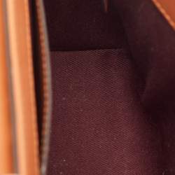 مملوكة مسبقًا حقيبة كتف بربري قلاب جلد مربعات بيج / بني