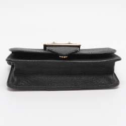 مملوكة مسبقًا حقيبة كروس بربري ميدلي جلد أسود