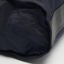 مملوكة مسبقًا حقيبة يد توتس بربري بوكليه جلد ونايلون كاروهات نوفا أسود/أزرق كحلي 