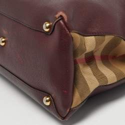 مملوكة مسبقًا حقيبة يد توتس بربري بانر جلد بورجوندي/بيج وكانفاس كاروهاوس متوسطة