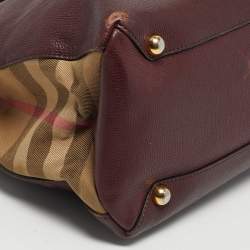مملوكة مسبقًا حقيبة يد توتس بربري بانر جلد بورجوندي/بيج وكانفاس كاروهاوس متوسطة