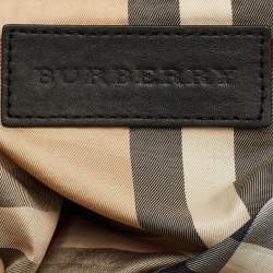 Pre Owned حقيبة يد توتس بربري بوكليه جلد ونايلون كاروهات نوفا أسود/أزرق كحلي 