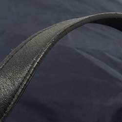 Pre Owned حقيبة يد توتس بربري بوكليه جلد ونايلون كاروهات نوفا أسود/أزرق كحلي 