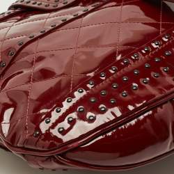 مملوكة مسبقًا Burberry Brooke Red Quilted Studded Patent Leather Hobo