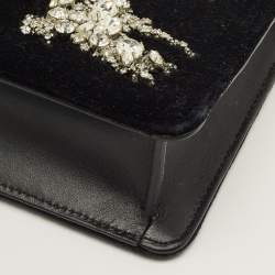 مملوكة مسبقًا حقيبة بربري ت ب كريستال جلد مخمل أسود كتف