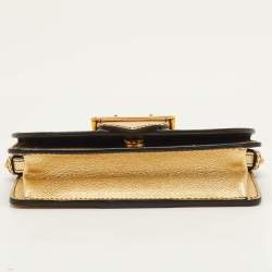 Pre Owned حقيبة بريري كروس بودي بسلسلة ميني جلدية ذهبية مع إبزيم