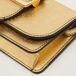 Pre Owned حقيبة بريري كروس بودي بسلسلة ميني جلدية ذهبية مع إبزيم