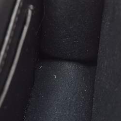 Pre Owned حقيبة بريري كروس بودي بسلسلة ميني جلدية ذهبية مع إبزيم