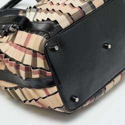 Pre Owned حقيبة تسوق بربري بي في سي وفينيل كاروتريد مطوية أسود/بيج نوفا تشيك جلد براءات الاختراع