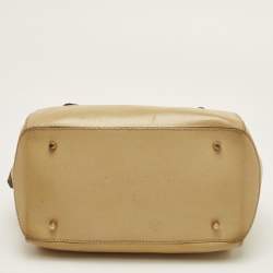 مملوكة مسبقًا Burberry Beige Patent Leather Lock Top Zip Satchel