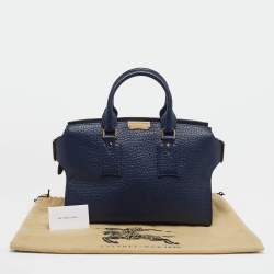 مملوكة مسبقًا حقيبة يد توتس بربري جلد حبيبي أزرق كحلي كليفتون