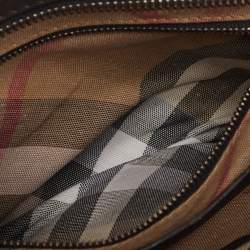 مملوكة مسبقًا حقيبة هوبو بربري جلد معدني رمادي داكن مع طيّات وربطة