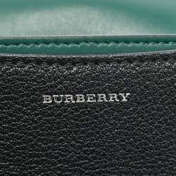 مملوكة مسبقًا حقيبة كتف بربري جلد سوداء متوسطة بحلقة D