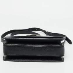 مملوكة مسبقًا حقيبة كتف بربري جلد سوداء متوسطة بحلقة D