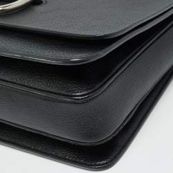 مملوكة مسبقًا حقيبة كتف بربري جلد سوداء متوسطة بحلقة D