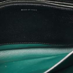 مملوكة مسبقًا حقيبة كتف بربري جلد سوداء متوسطة بحلقة D