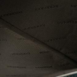 Pre Owned حقيبة كلتش بربري جلد معدني أخضر مغلف