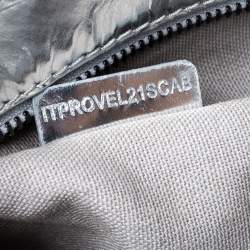 مملوكة مسبقًا Burberry Metallic Silver Patent Leather Shopper Tote