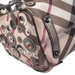 مملوكة مسبقًا حقيبة بربري مزينة حليات جلد لامع ميتاليك و كانفاس مقوى مطبوع نقشة مربعات نوفا بيج