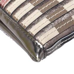 مملوكة مسبقًا Burberry Beige/Metallic Nova Check PVC and Patent Leather Zip Wristlet Clutch