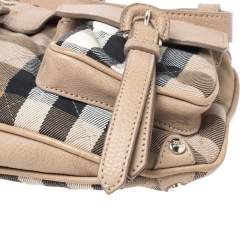 Pre Owned حقيبة كتف بربري جيب إبزيم مزدوج جلد وكانفاس كاروهات هايماركت بيج 