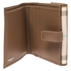 مملوكة مسبقًا محفظة بربري جلد وبلاستيك هاوس تشيك بني/وردي مضغوطة