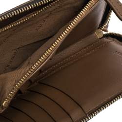 مملوكة مسبقًا محفظة بربري كاروهات هاي ماركت تشيك بيج/ بني وجلد بسحاب محيط