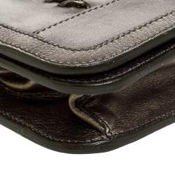 مملوكة مسبقًا Burberry Metallic Olive Green Leather Wristlet Clutch