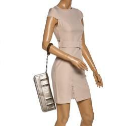 مملوكة مسبقًا Burberry Metallic Olive Green Leather Wristlet Clutch