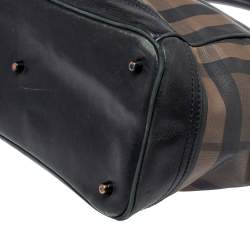 Pre Owned حقيبة يد بربرى جلد وبى فى سى كاروهات سموك أسود / بنى 