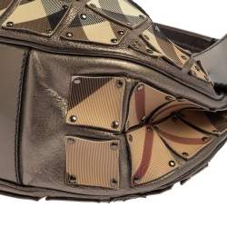 Pre Owned حقيبة هوبو بربري واريور صغيرة جلد و كانفاس مربعات نوفا رصاصي ميتاليك