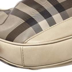 مملوكة مسبقًا Burberry Grey Smoked Check Coated Canvas Small Brooklyn Hobo