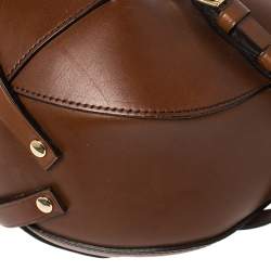 مملوكة مسبقًا حقيبة هوبو بربري بريدل دوتون جلد بني صغيرة