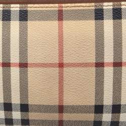 مملوكة مسبقًا حقيبة كلتش بربري حمالة معصم سحاب علوي كانفاس مقوى كاروهات هايماركت بيج 