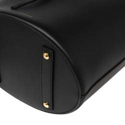 مملوكة مسبقًا Burberry Black Leather Large Bucket Bag