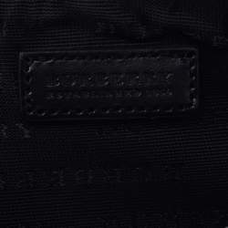 مملوكة مسبقًا Burberry Beige/Black Nova Check PVC And Leather Wristlet Clutch