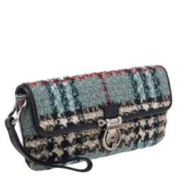 Pre Owned حقيبة كلتش بربري صوف كاروهات نوفا تشيك أزرق ذات حمالة معصم