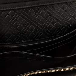 مملوكة مسبقًا محفظة بربري كونتينينتال جلد لامع أسود ذات قلاب مزينة شعار الماركة