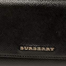 مملوكة مسبقًا محفظة بربري كونتينينتال جلد لامع أسود ذات قلاب مزينة شعار الماركة