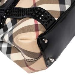 مملوكة مسبقًا حقيبة يد بربري مرصعة جلد لامع وكانفاس مقوى كاروهات نوفا بيج/ أسود