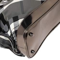 Pre Owned Burberry Metallic Grey Leather And Beat Check Nylon Hobo