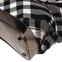 Pre Owned Burberry Metallic Grey Leather And Beat Check Nylon Hobo