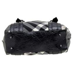 ممل وكة مسبقًا حقيبة يد توتس بربري لوري منفوشة جلد لامع ونايلون كاروهات بيت أسود