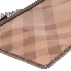 Pre Owned حقيبة كلتش بربري حمالة معصم حافة جلد وبي في سي شفاف بيج/ ذهبي ميتالك