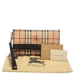 Pre Owned حقيبة كلتش بربري أديلين كانفاس مقوى كاروهات هايماركت بيج/بني مطوية بحمالة للمعصم