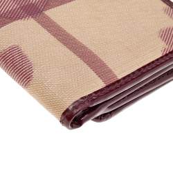 Pre Owned Burberry Burgundy/Beige Nova Check PVC And Patent Leather Heart Compact Wallet