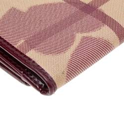 Pre Owned Burberry Burgundy/Beige Nova Check PVC And Patent Leather Heart Compact Wallet