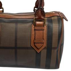 مملوكة مسبقًا حقيبة بوسطن بربري شيستر جلد وبي في سي  كاروهات سموكد بني