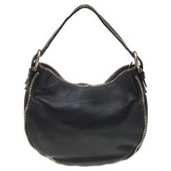 Pre Owned Burberry Black Leather Zipped Detail Malika Hobo